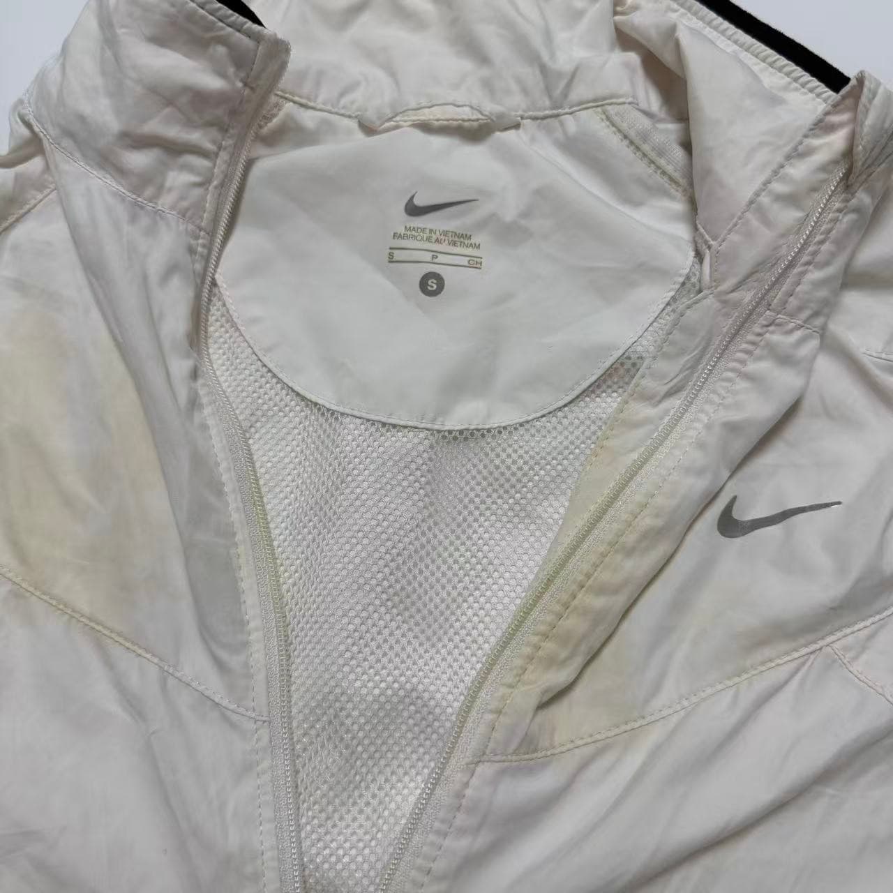 Nike Y2K Lightweight Full-Zip Windbreaker Jacket White — photo 2 of 6