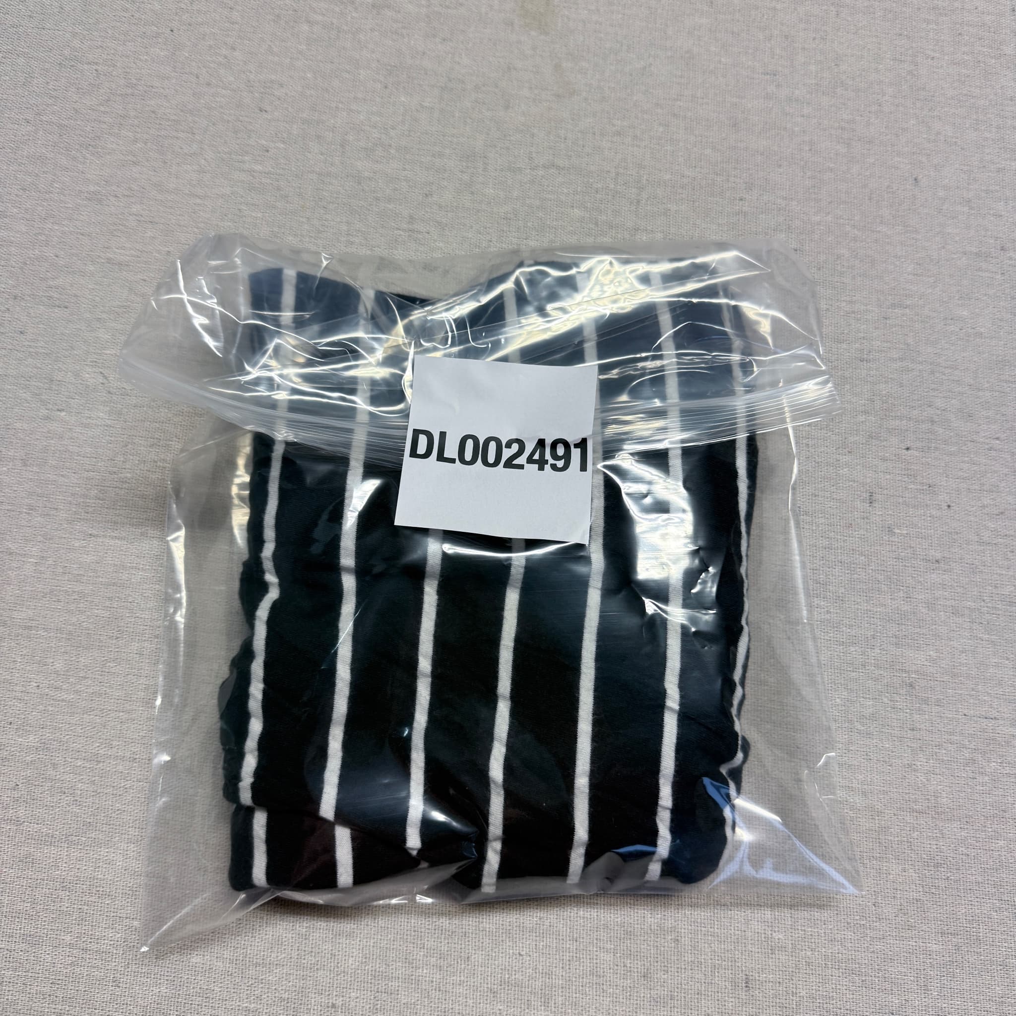 Polo Ralph Lauren Men's Black and White Striped Crewneck T-Shirt Size Large — photo 5 of 5