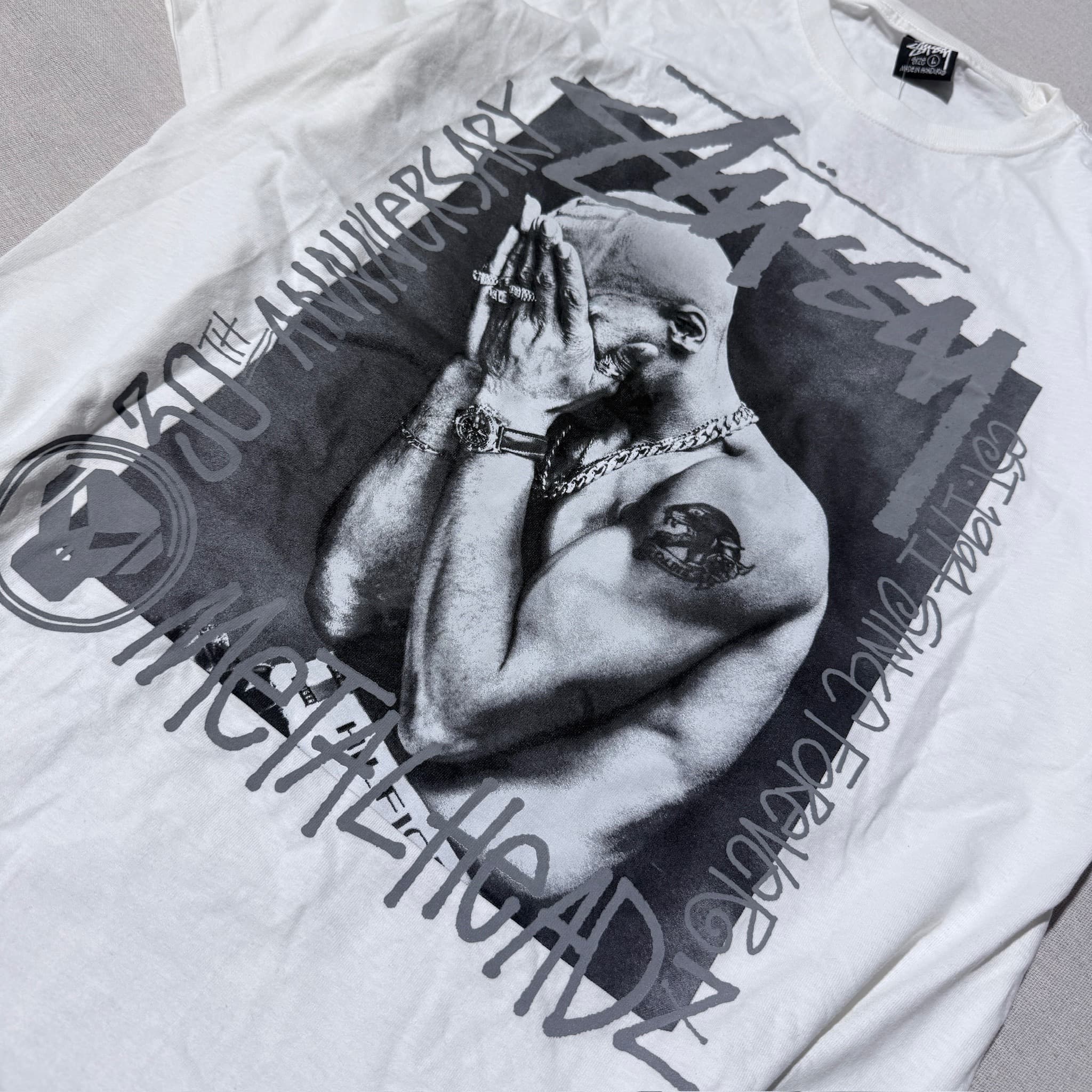 Stüssy x Metalheadz 30th Anniversary Tupac Graphic T-Shirt White Size L — photo 2 of 7