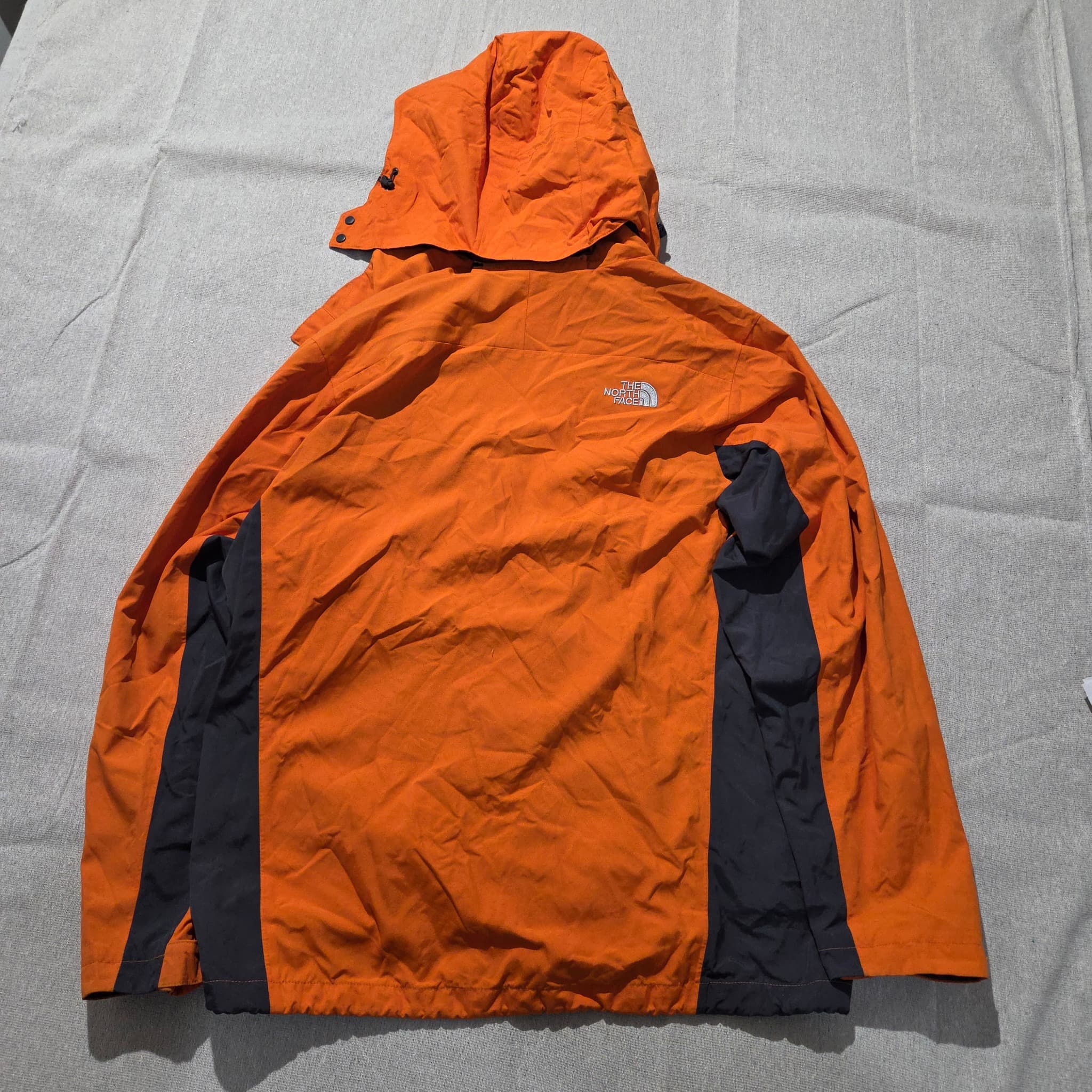 The North Face HyVent Orange And Grey Hooded Rain Jacket Men's Medium — photo 5 of 7
