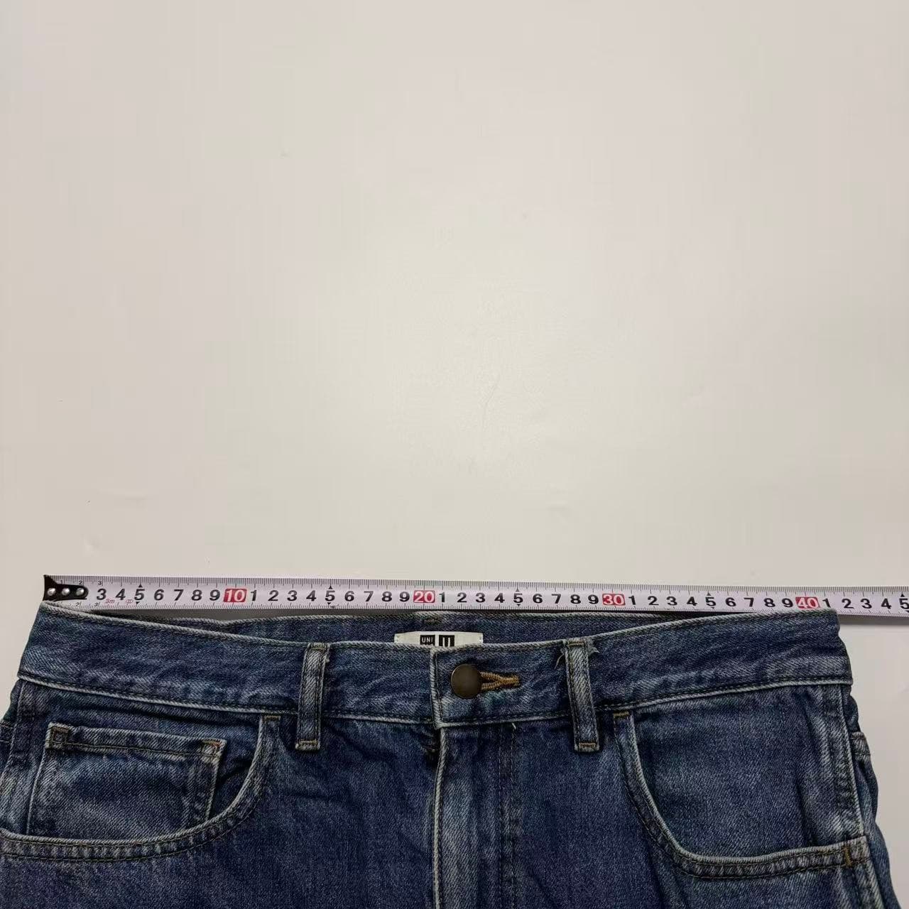 Uniqlo U Relaxed Fit Tapered Leg Jeans — photo 6 of 8
