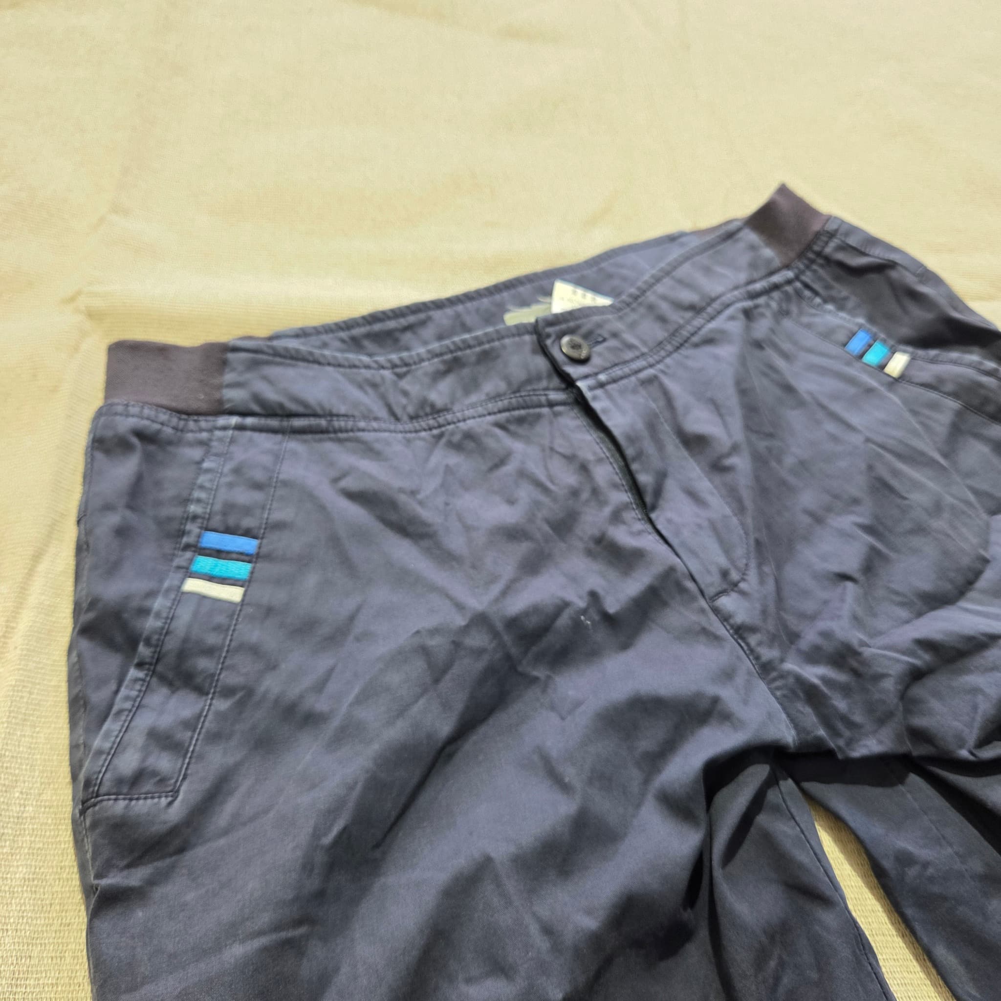 Vintage 2000s Adidas Women's Convertible Hiking Pants Black Baggy — photo 3 of 7