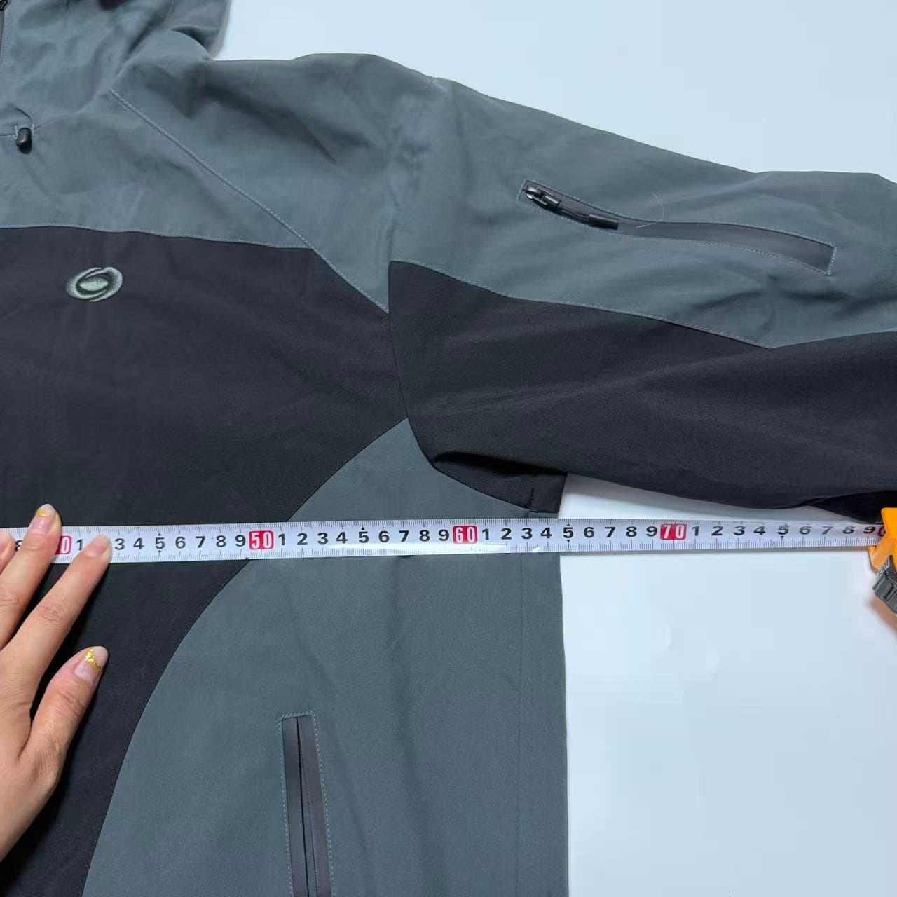 Vintage 2000s Release Oakley Technical Shell Jacket — photo 3 of 7