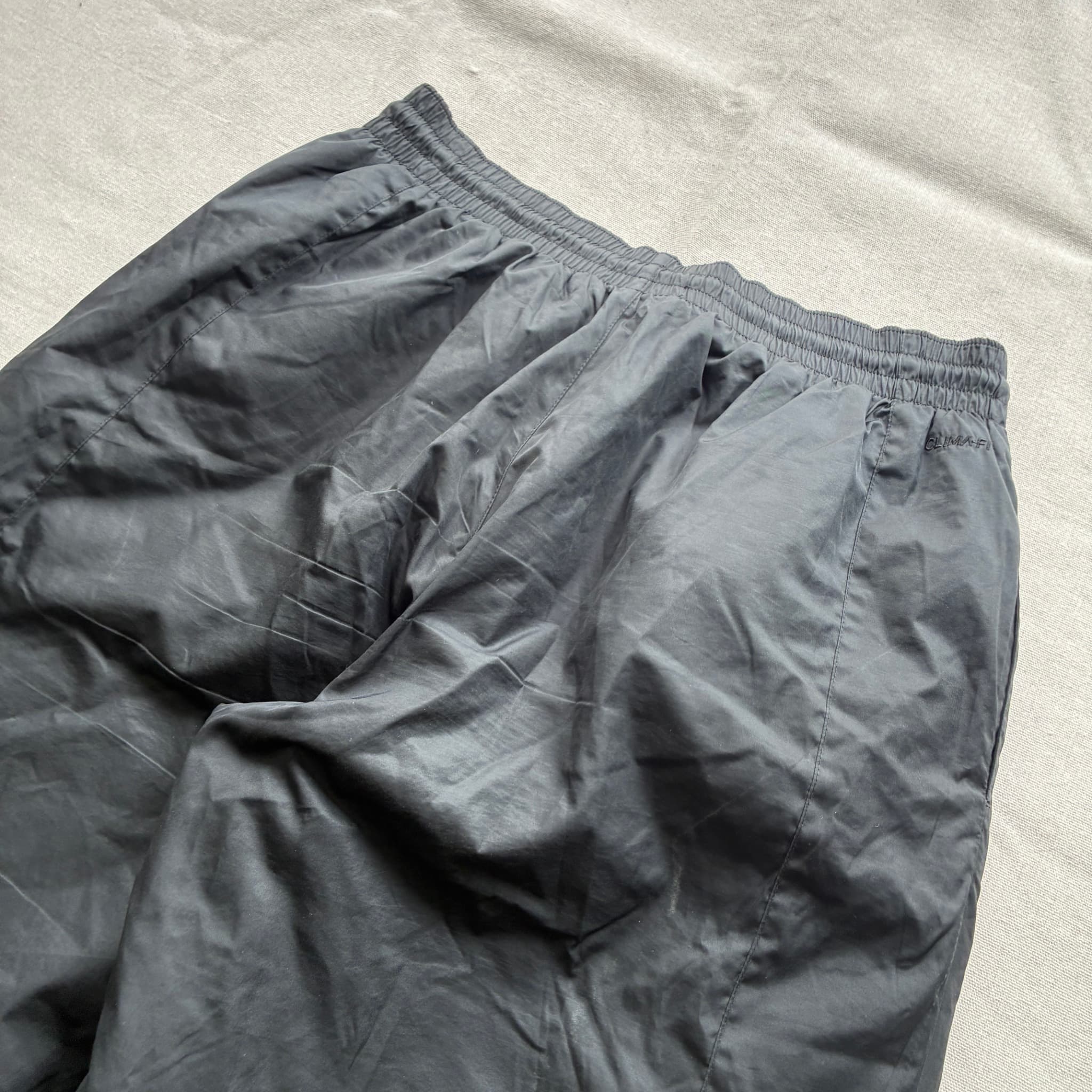 Vintage Nike Clima-Fit Nylon Track Pants Black Blue Knee Vents XL — photo 5 of 6