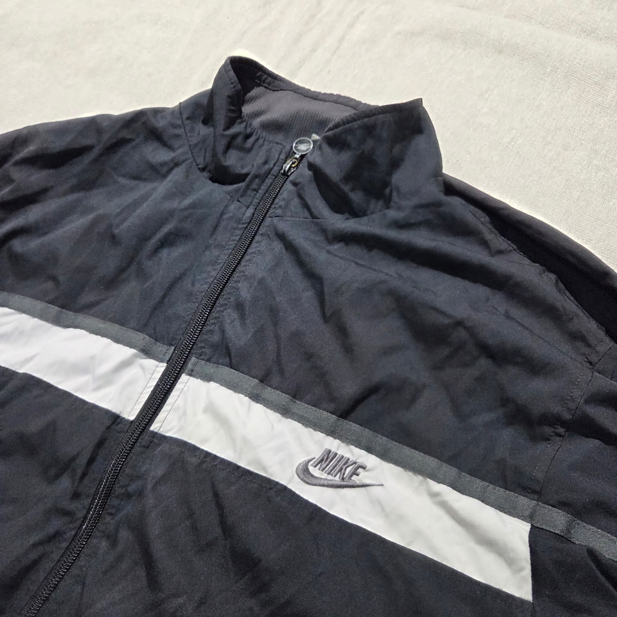 Vintage Nike Full Zip Windbreaker Jacket Black Men's Large — photo 2 of 4