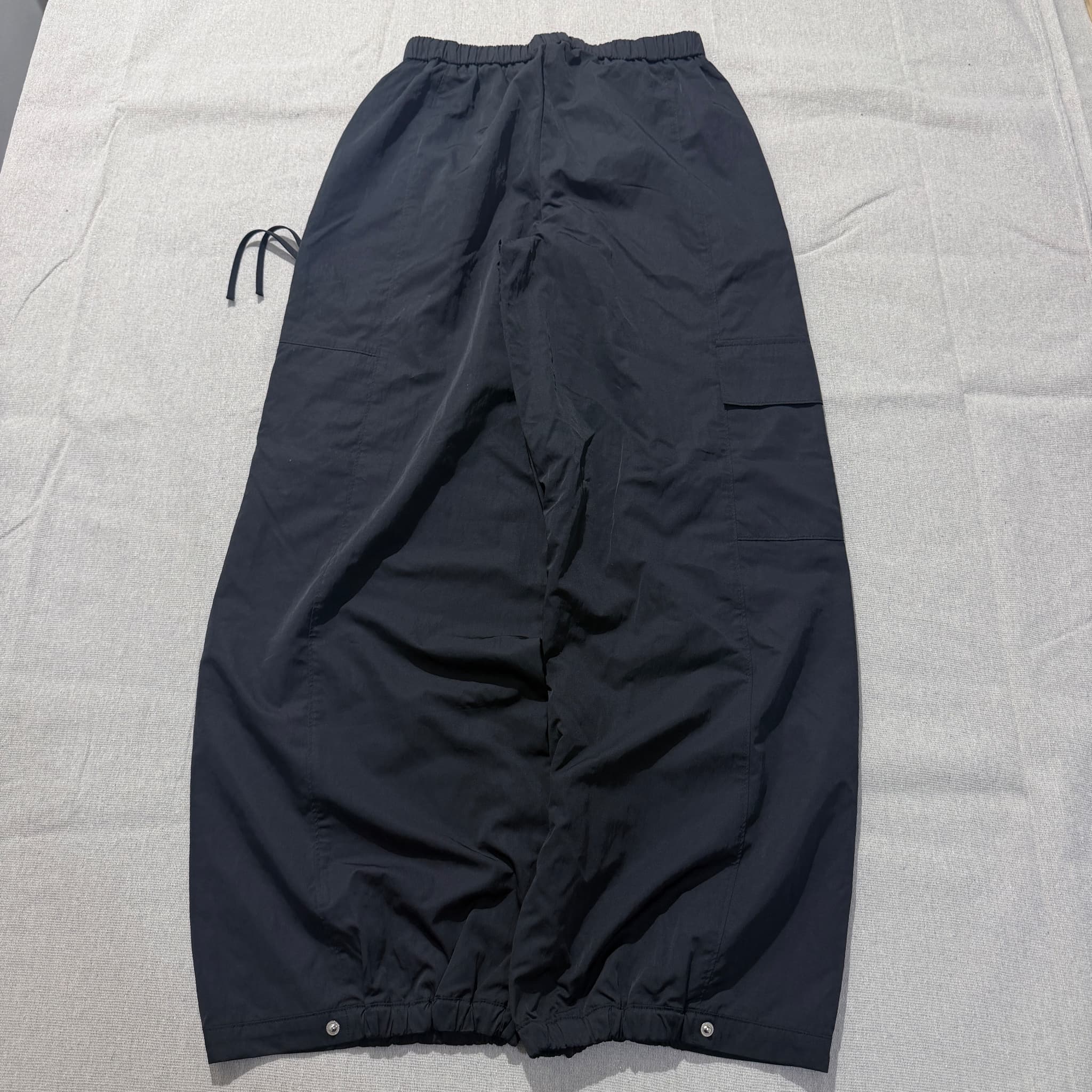 Y-3 Yohji Yamamoto Black Nylon Cargo Parachute Pants — photo 7 of 8