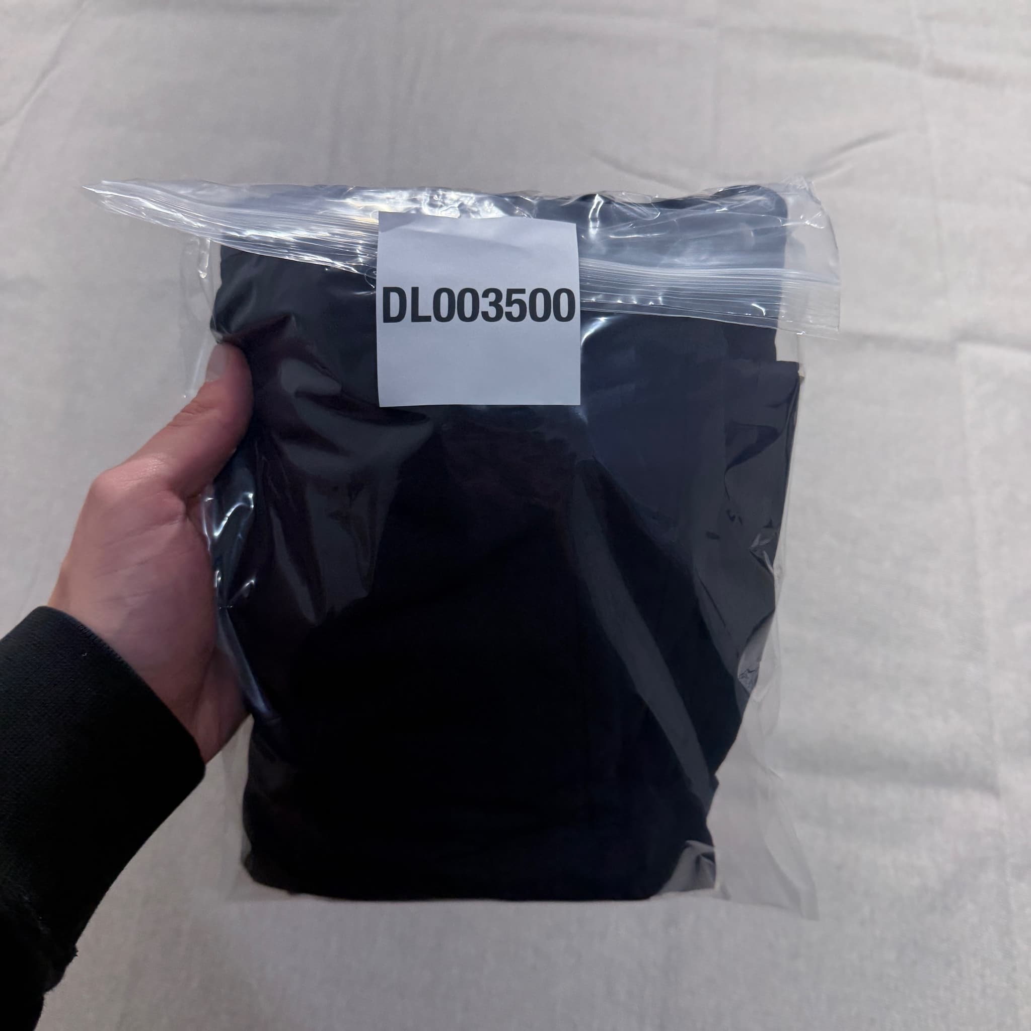 Y-3 Yohji Yamamoto Black Nylon Cargo Parachute Pants — photo 8 of 8